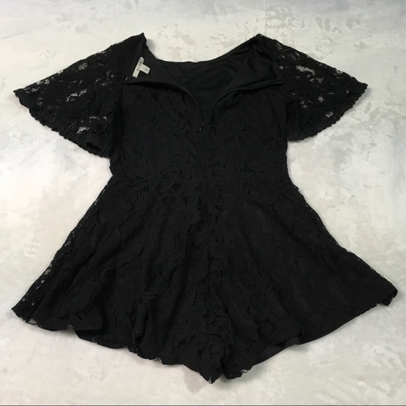 Miami Flirty, Lace Romper - Picture 6 of 7